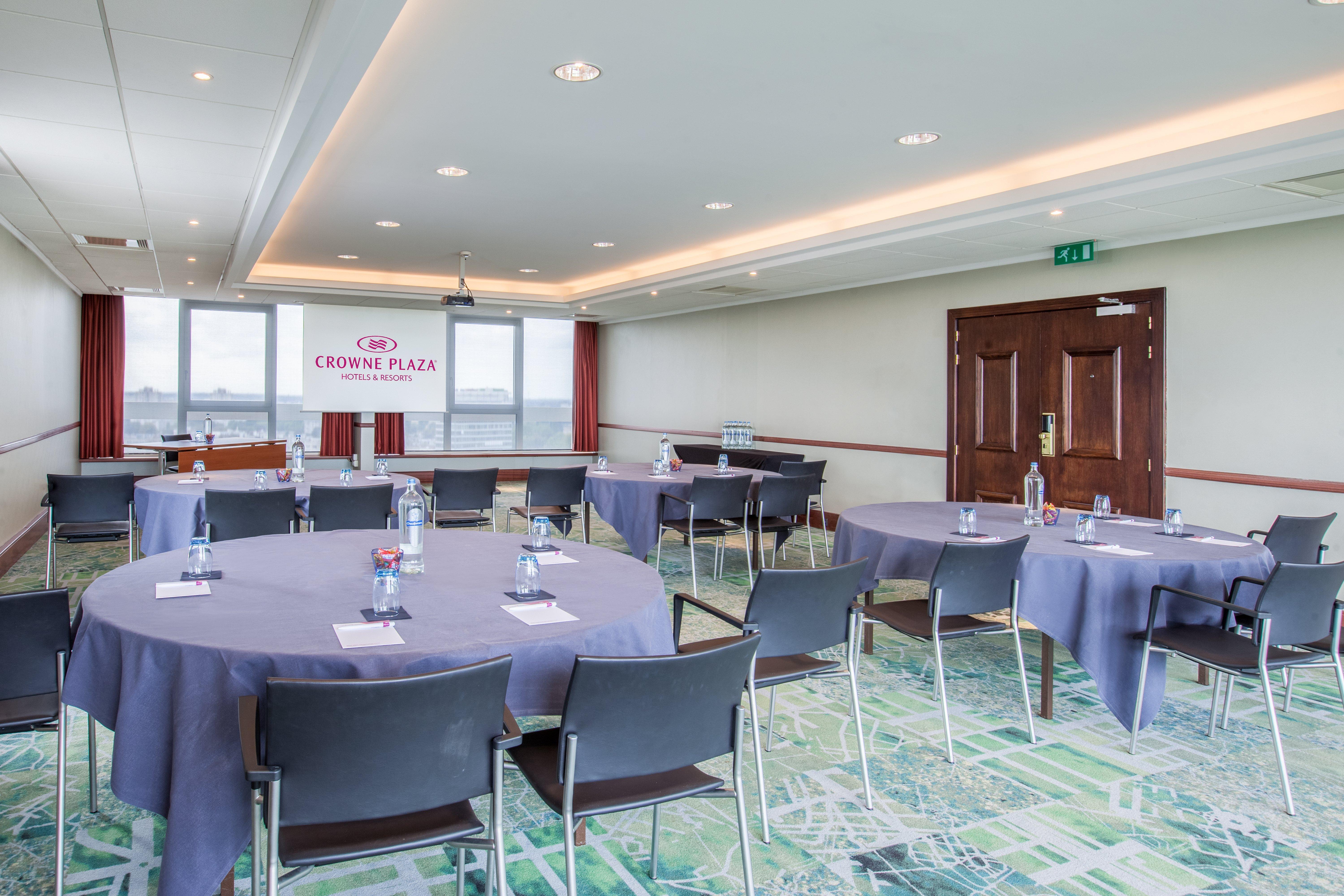 Crowne Plaza By Ihg 4*