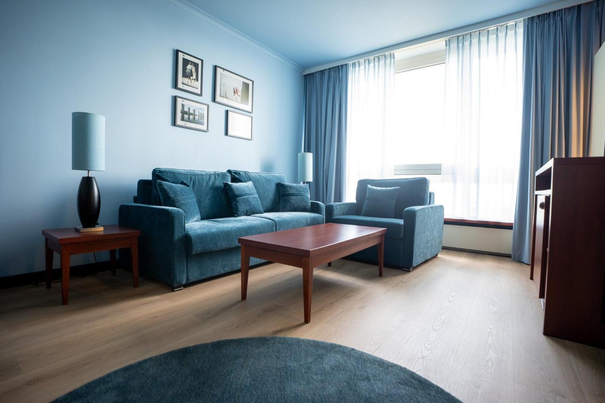 Crowne Plaza By Ihg Hotel